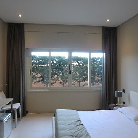 B&Beach Cagliari Guest House Bagian luar foto