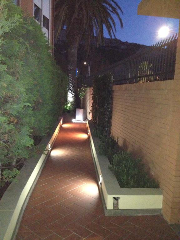 B&Beach Cagliari Guest House Bagian luar foto