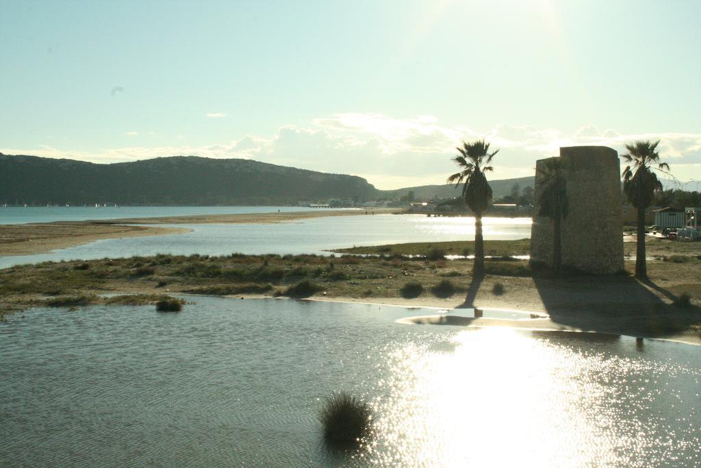 B&Beach Cagliari Guest House Bagian luar foto