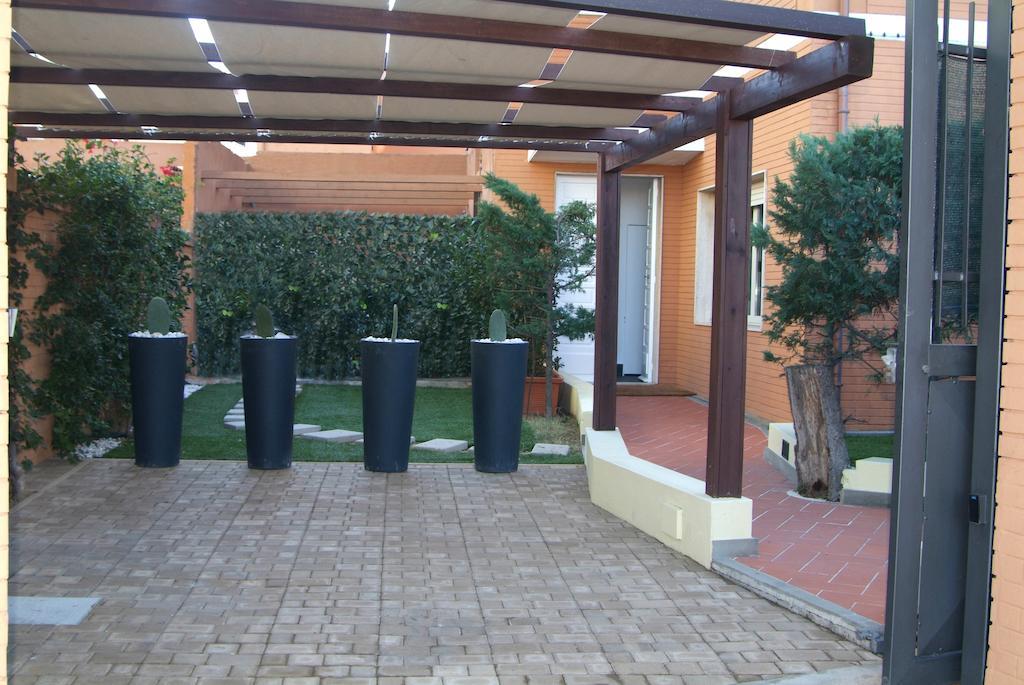 B&Beach Cagliari Guest House Bagian luar foto