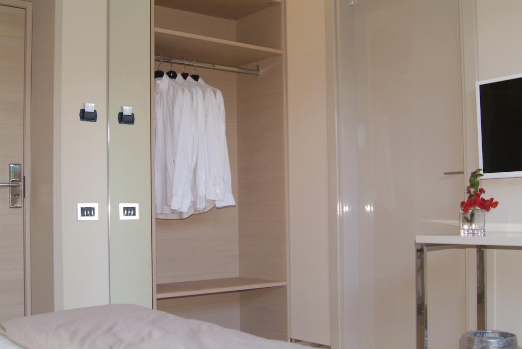B&Beach Cagliari Guest House Bagian luar foto