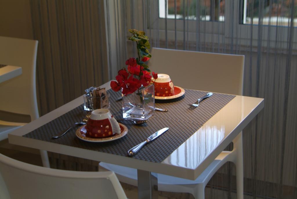 B&Beach Cagliari Guest House Bagian luar foto
