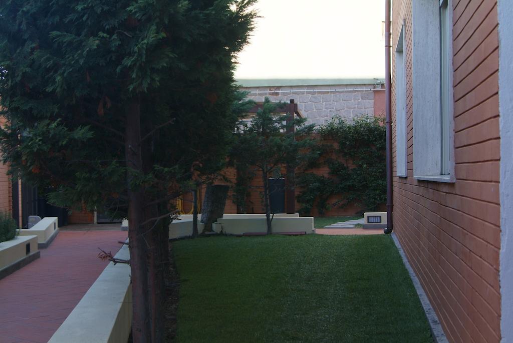 B&Beach Cagliari Guest House Bagian luar foto
