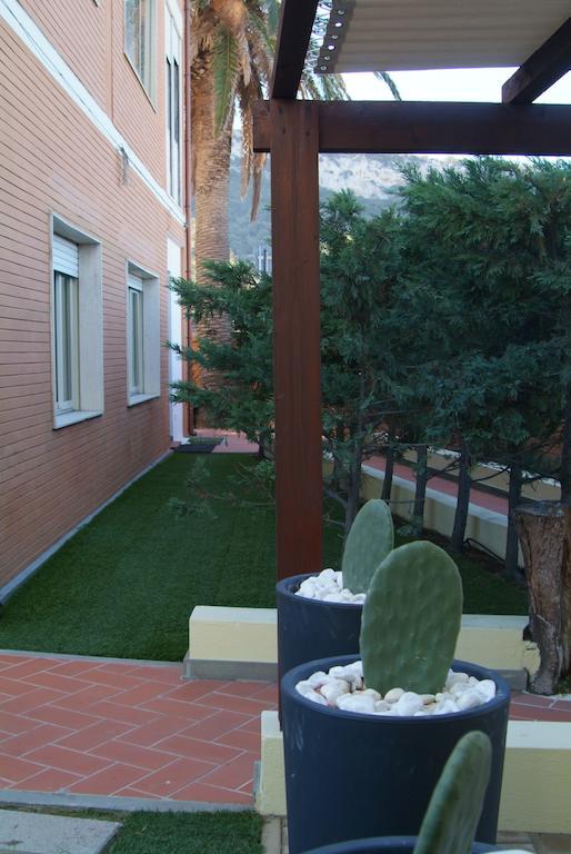 B&Beach Cagliari Guest House Bagian luar foto
