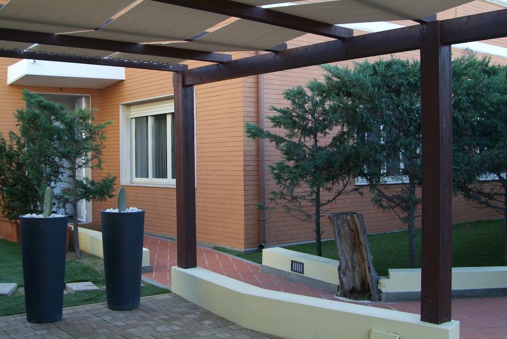 B&Beach Cagliari Guest House Bagian luar foto