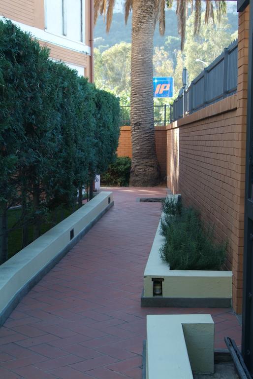 B&Beach Cagliari Guest House Bagian luar foto