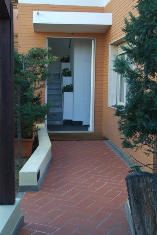 B&Beach Cagliari Guest House Bagian luar foto