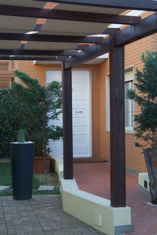 B&Beach Cagliari Guest House Bagian luar foto