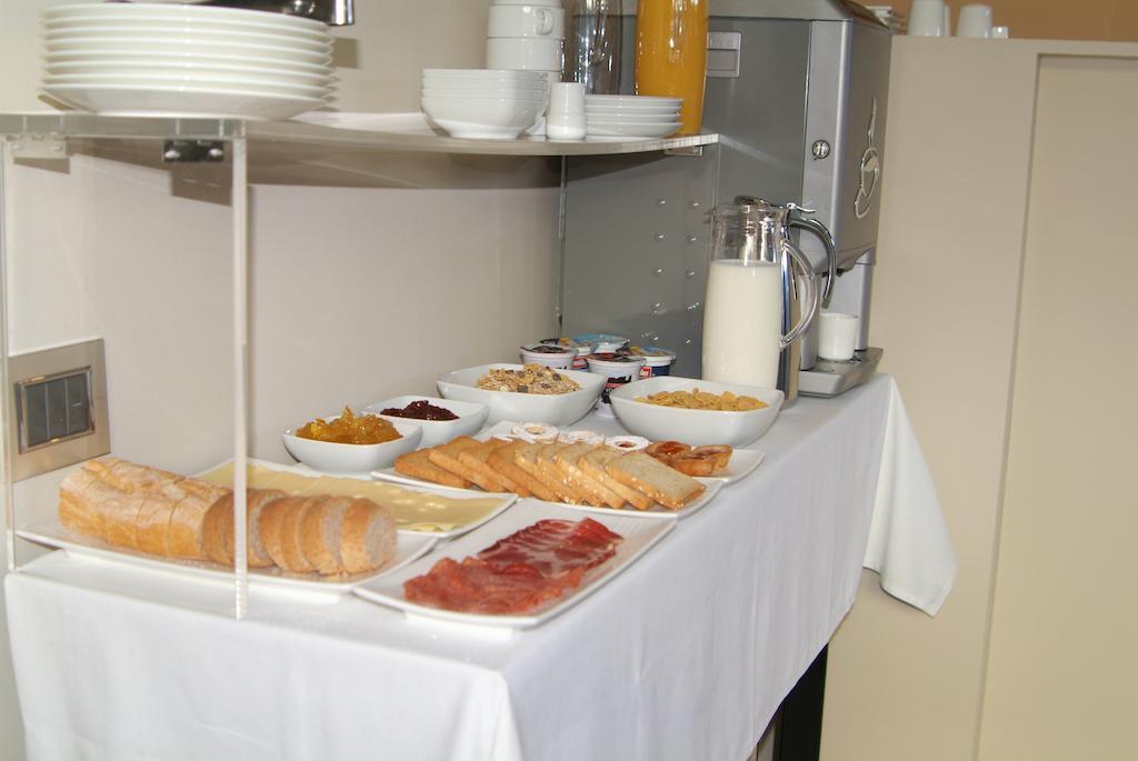 B&Beach Cagliari Guest House Bagian luar foto